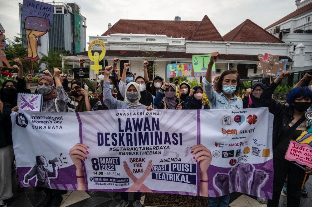 Indonesia: Abakora imibonano mpuzabitsina batarashakanye bahagurukiwe