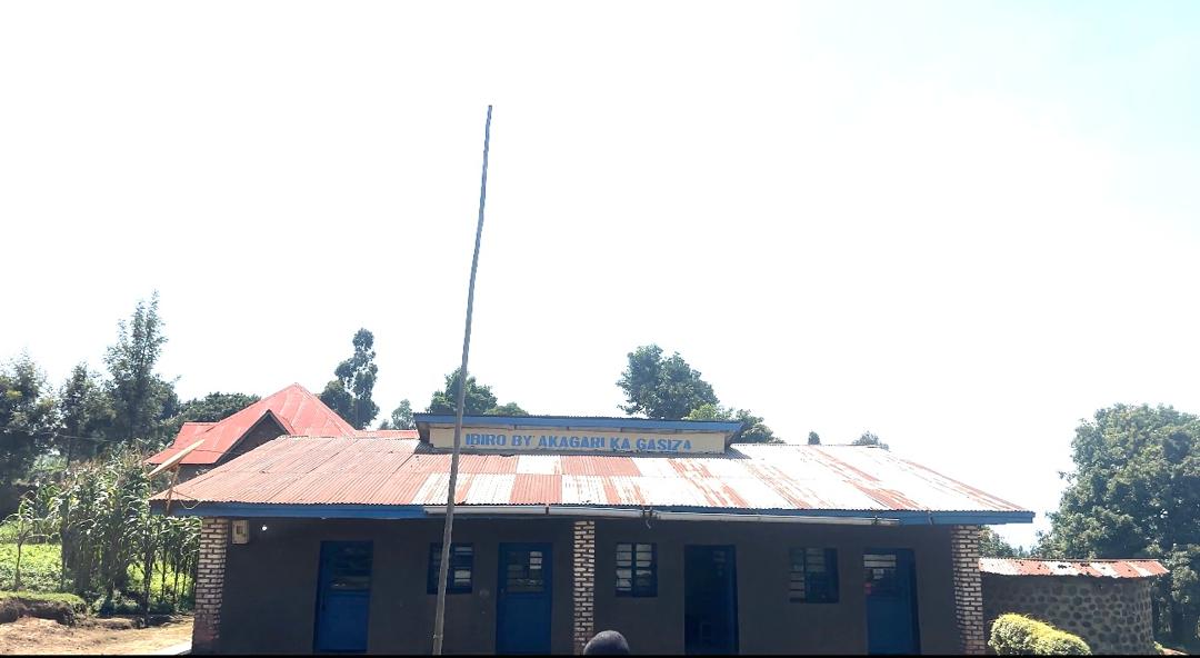 Burera:Hari akagari kamaze igihe katagira ibendera ry'Igihugu 