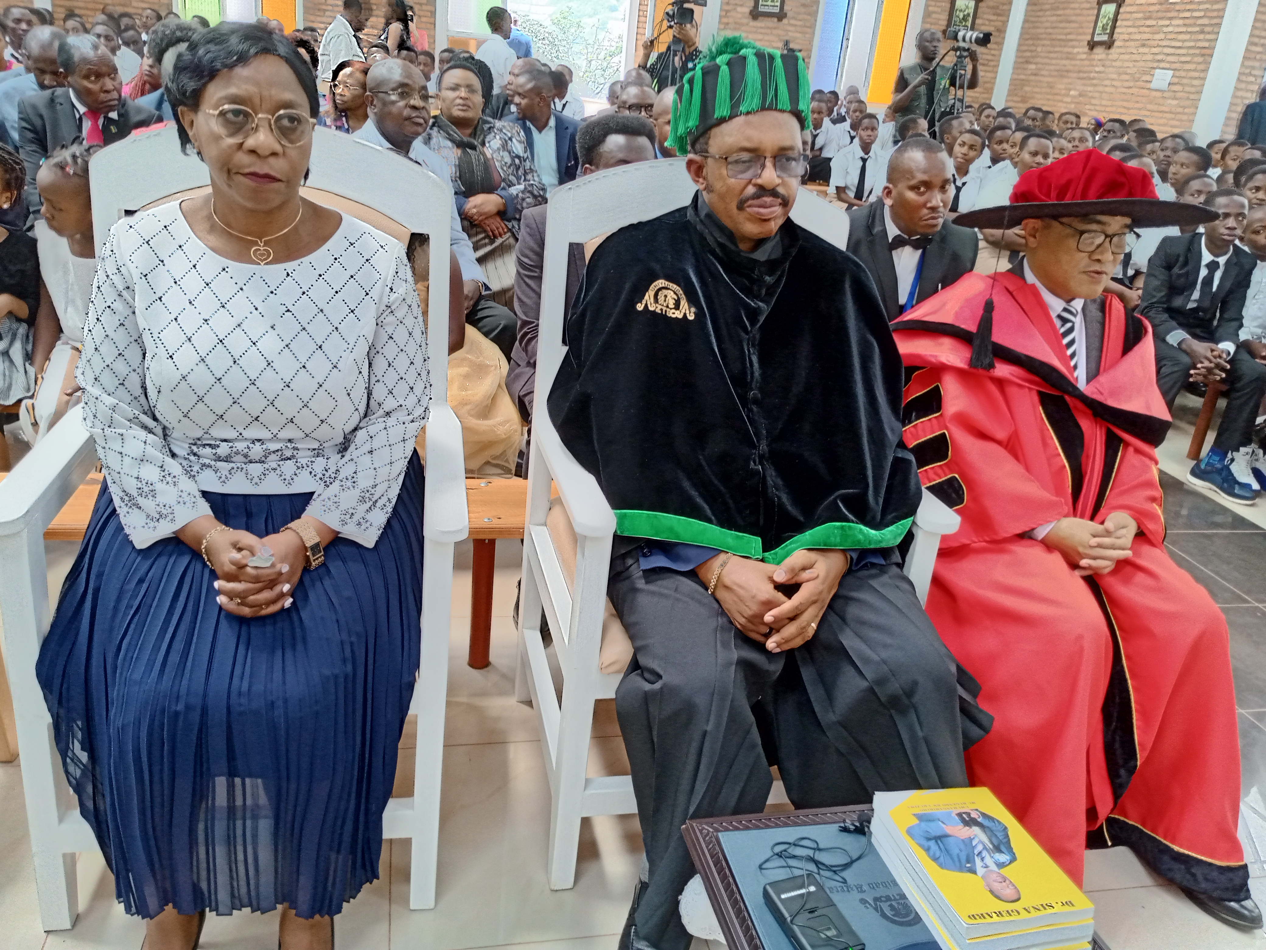 Rwiyemezamirimo SINA GERARD/ ese Urwibutso yabonye impamyabumenyi ya Doctorat