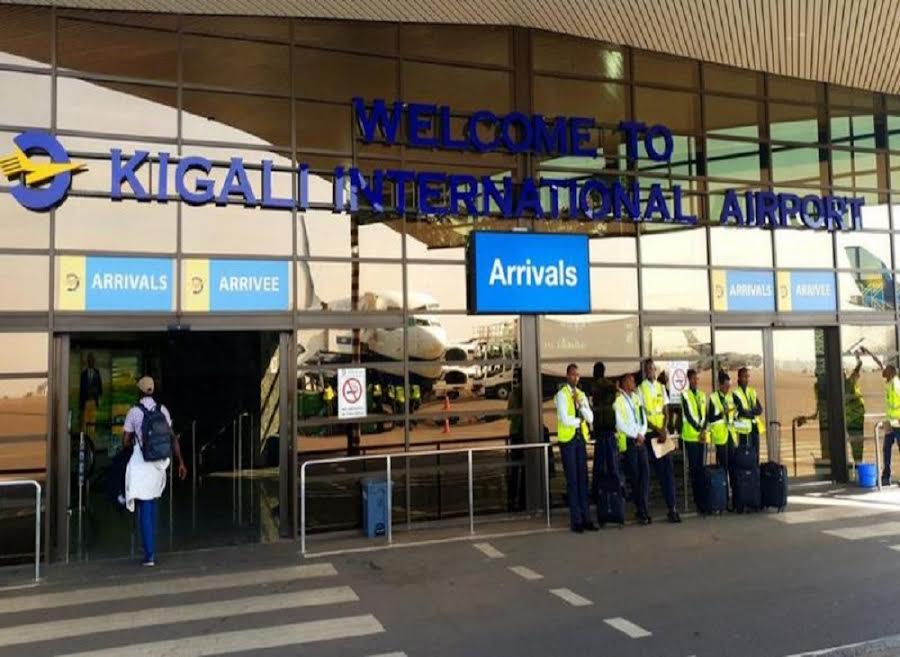 Rwanda: Abinjira n'abasohoka bategetswe kubanza kwikingiza Covid-19