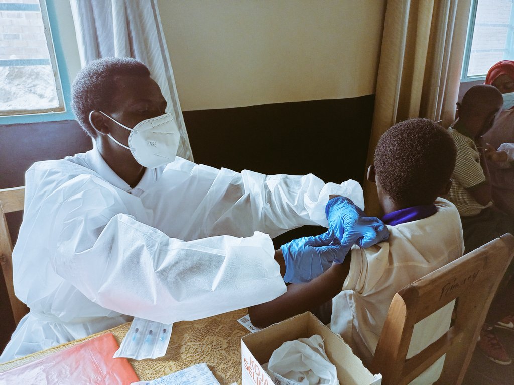 Ingimbi n'abangavu barenga ibihumbi 900 ni bo bazahabwa urukingo rwa COVID 19