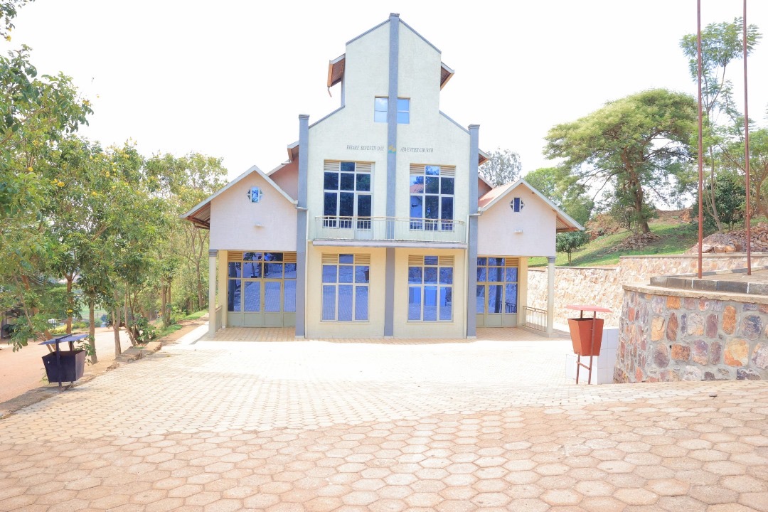 Hamaze gufungura insengero 44 mu 9800