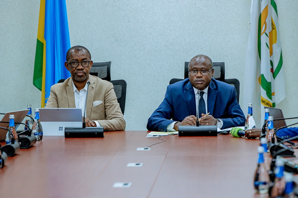 Kwaka EBM byagenewe ishimwe, bikaba akarusho kurega utayiguhaye 