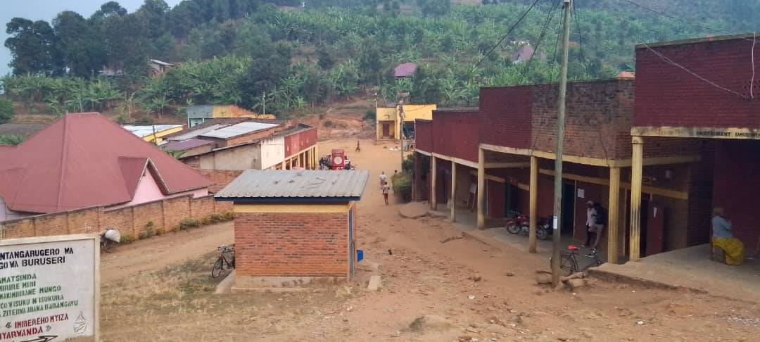 Rutsiro: Bamaze igihe mu kizima nyuma yo kubura mubazi zisimbura izakubiswe n'inkuba