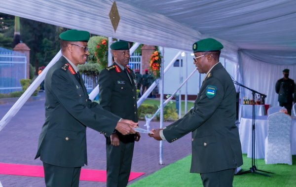 RDF yashyize mu kiruhuko cy'izabukuru bamwe mu ngabo z'u Rwanda