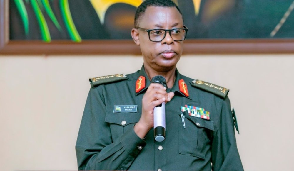 Gen. Kabarebe na Ibingira mu bashyizwe mu kiruhuko cy'izabukuru