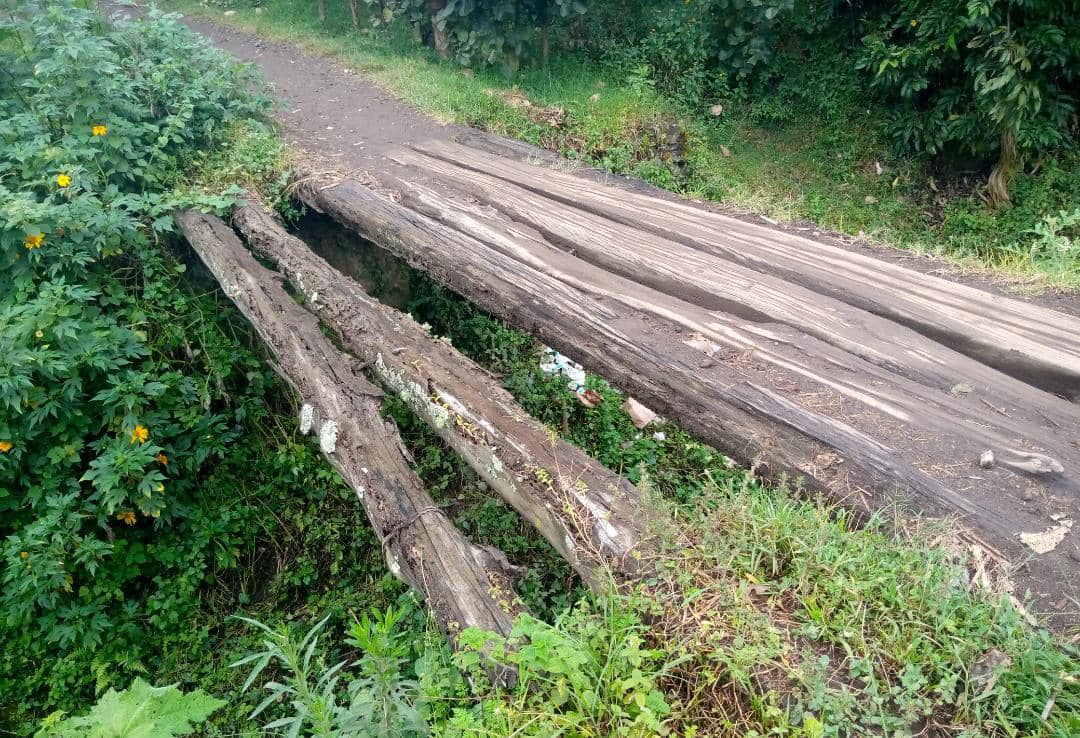 Musanze: Ababyeyi bafite impungenge z'ibiraro abana bambukiraho bagiye ku ishuri byashaje ntibyongere gusanwa