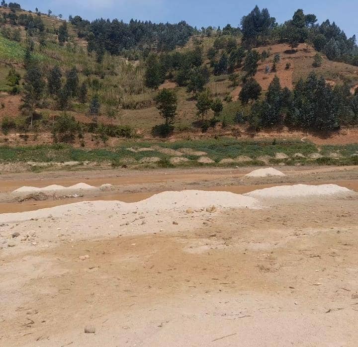 Rubavu: Ubuyobozi burigurutsa mu gukemura ikibazo cya kompanyi ebyiri zihanganiye muri Sebeya