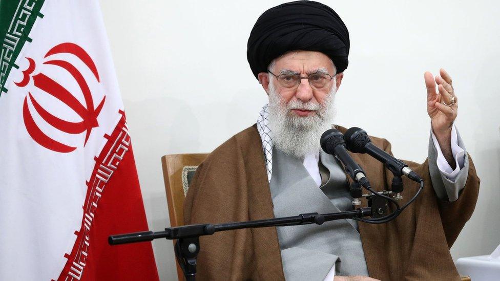 Ayatollah Khamenei ntiyagaragaye mu muhango wo kwizihiza isabukuru y'impinduramatwara