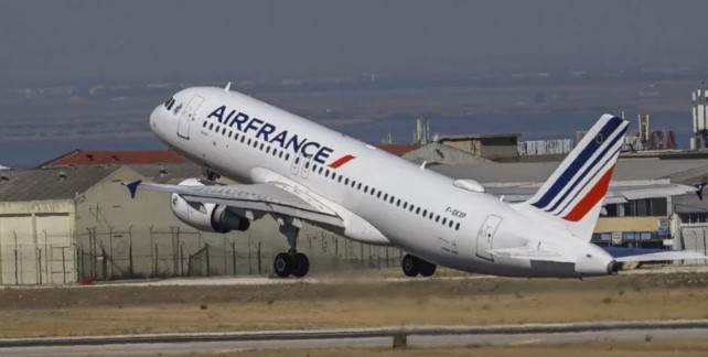 Abapilote babiri ba Air France birukanywe nyuma yo gushyira ubuzima bw'abagenzi mu kaga