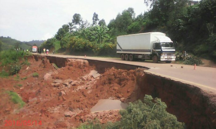 Gicumbi:Bitunguranye umuhanda Kigali- Gatuna watengutse-Amafoto