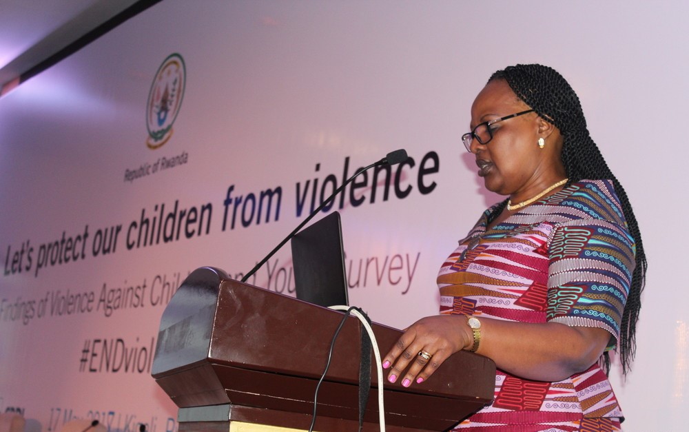 Ihohoterwa rishingiye ku mu biri abahungu riri ku kigero cya 59.5% mu gihe irishingiye ku gitsina kubakobwa ari 37.2&