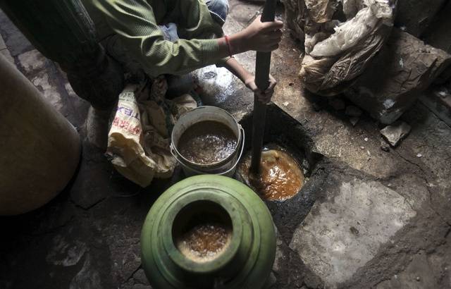 Abantu 25 bapfuye nyuma yo kunywa liqueur iroze