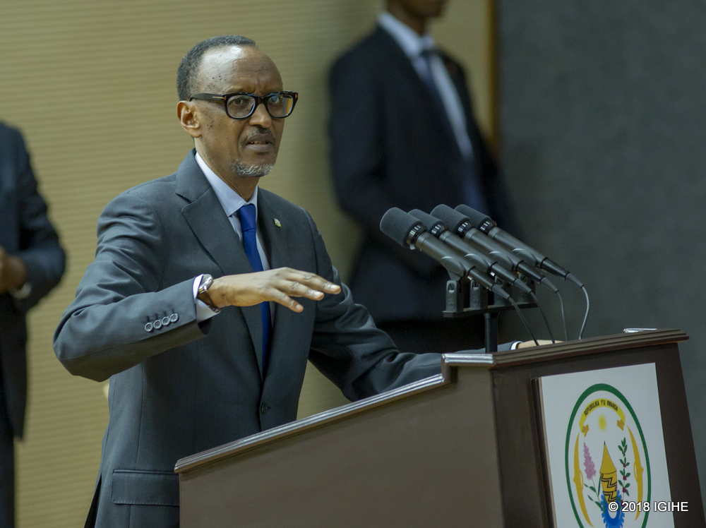 Perezida Kagame yaburiye Ingabire Victoire ko atitonze yasubira muri gereza