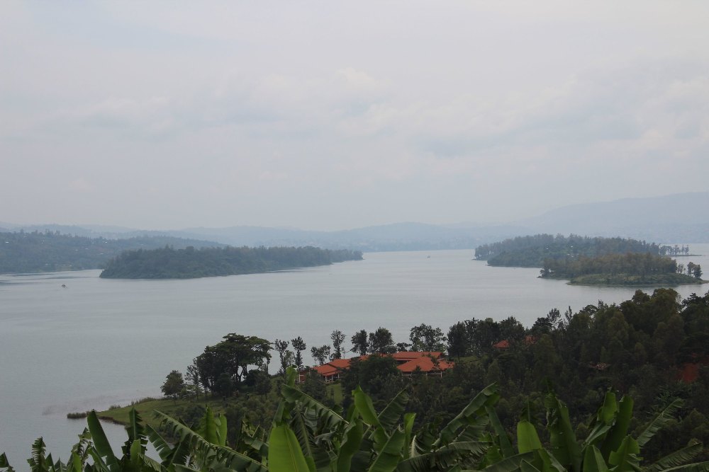 Ku Kirwa cya Nkombo hagiye gushyirirwaho ikiraro kinyura hejuru y'ikiyaga