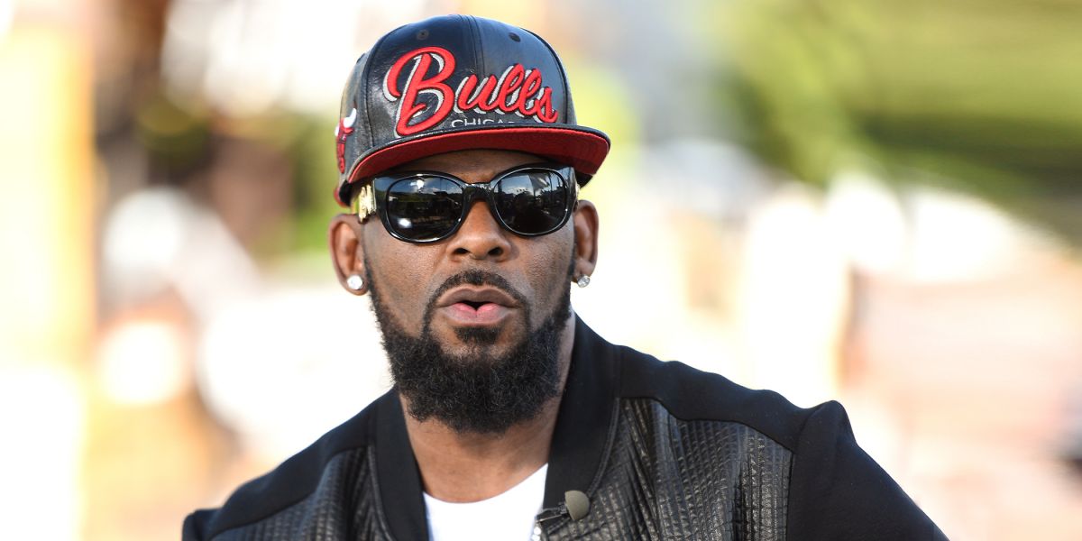 Binyuze muri film mbarankuru Abagore batangaje uburyo umuhanzi R. Kelly yabakoreshaga ubusambanyi ku gahato