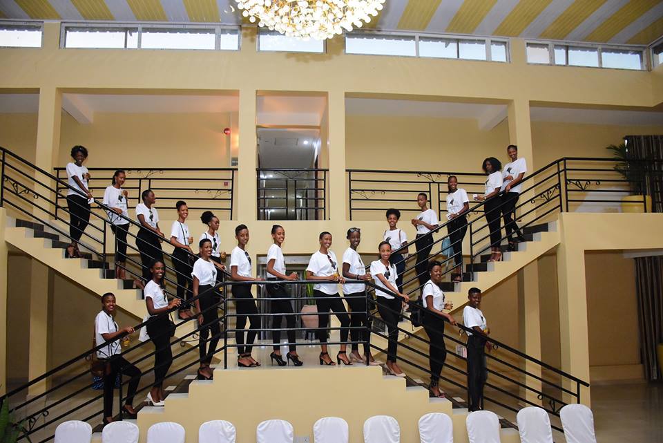 MISS RWANDA 2019: Abakobwa basangiye ifunguro rya mbere binjiye mu mwiherero