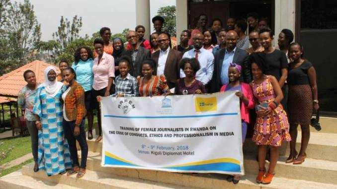 “Gukora kinyamwuga bikwiye kuranga abanyamakuru kugira ngo ubutumwa batambutsa bufashe rubanda”