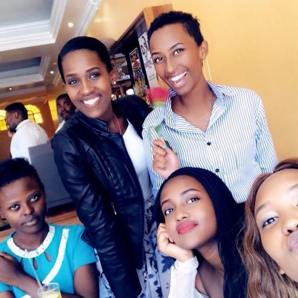 Miss Rwanda 2019 yongeye guhura na Mwiseneza Josiane mu rwego rwo gushimangira umubano bagiranye bakiri mu marushanwa