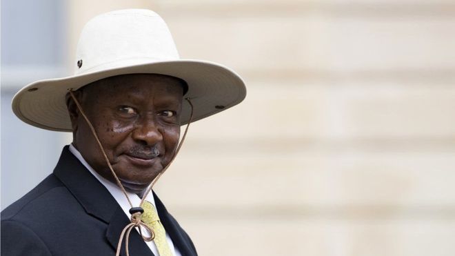 Perezida Yoweri Museveni wa Uganda azongera yiyamamaze muri 2021