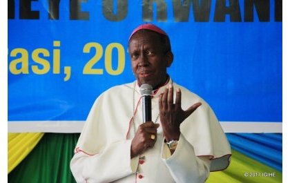 MGR SMARAGDE MBONYINTEGE YAGIZE ICYO AVUGA KU BUTINGANYI NO GUSAMBANYA ABANA MURI KILIZIYA GATOLIKA
