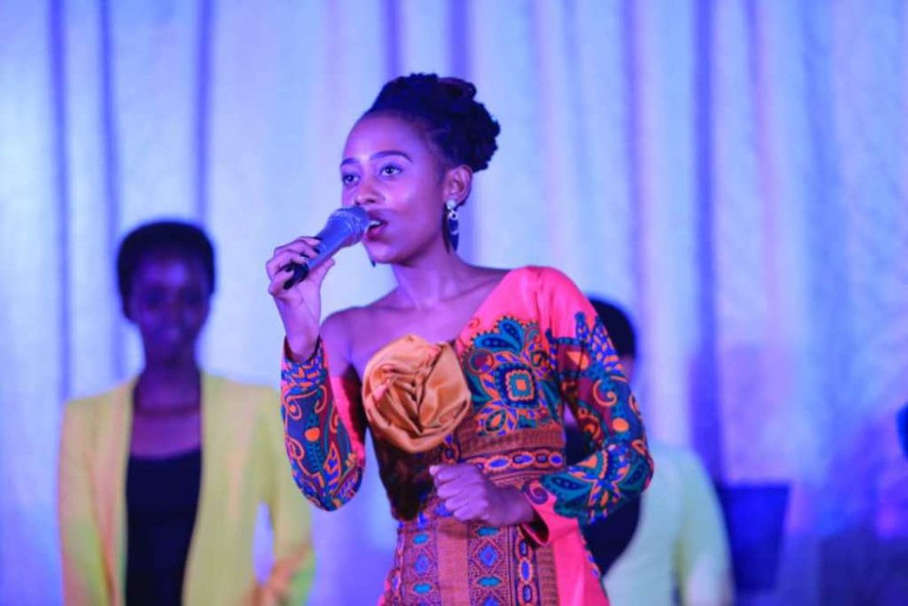 HELLO ZIGGY URIRIMBA INDIRIMBO ZIHIMBAZA IMANA YASOHOYE INDIRIMBO YISE 1000 FRW