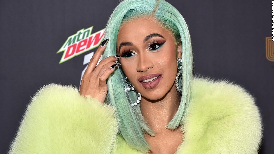 CARDI-B YAVUZE IMVANO Y' IBYO YAGIYE AKORERA ABAGABO BAMUSABAGA IMIBONANO MPUZABITSINA