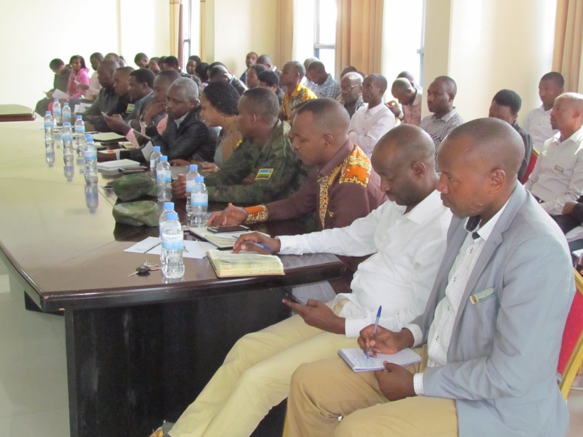 Ruhango: Abavuye mu ishuri bashobora kurisubizwamo bitarenze icyumweru kimwe