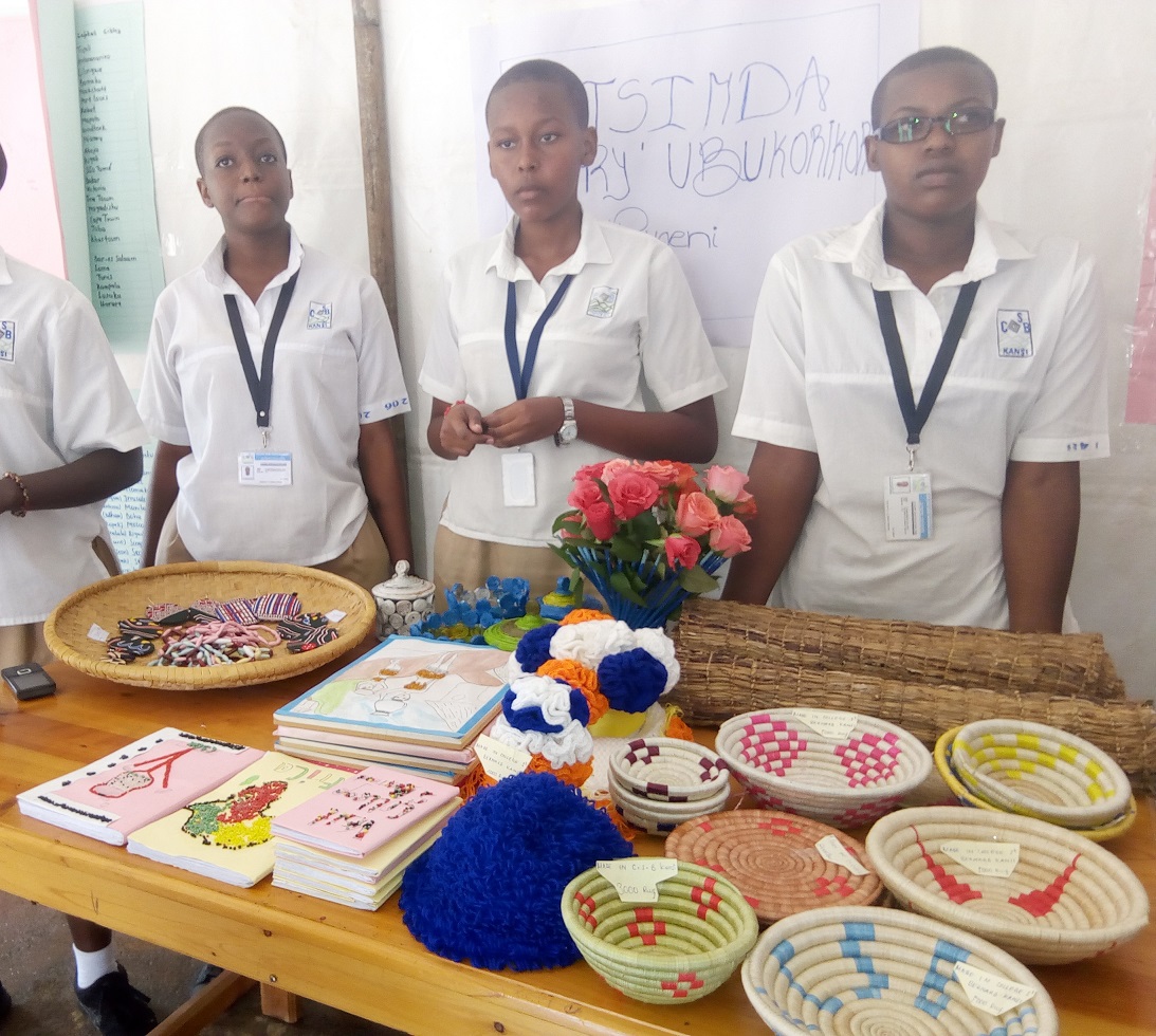 Gisagara: Abiga ‘Science' berekanye ibyo bamaze kumenya ngo bizabarinda gutega amaboko