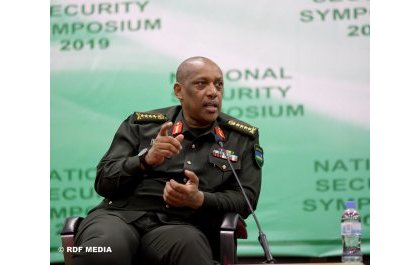 Gen Nyamvumba wagizwe Minisitiri w'Umutekano mu gihugu ni muntu ki?