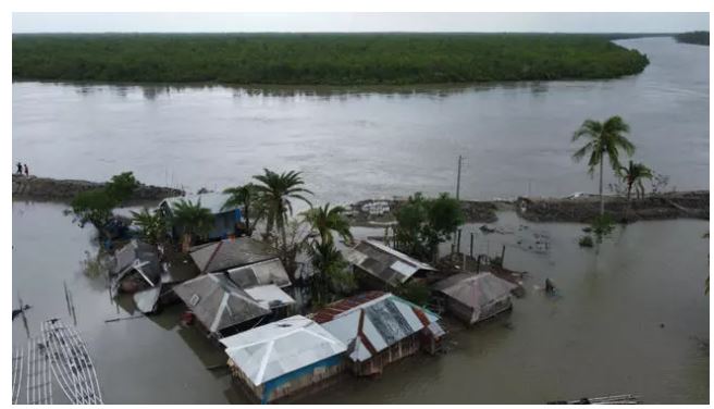  Inkubi y'umuyanga n'umuhengeri byahitanye abarenga 80 mu buhinde na Bangladesh