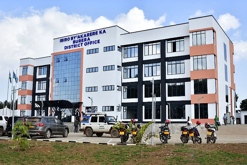 Burera: Hari insoresore zambura abaturage zitwikiriye ijoro