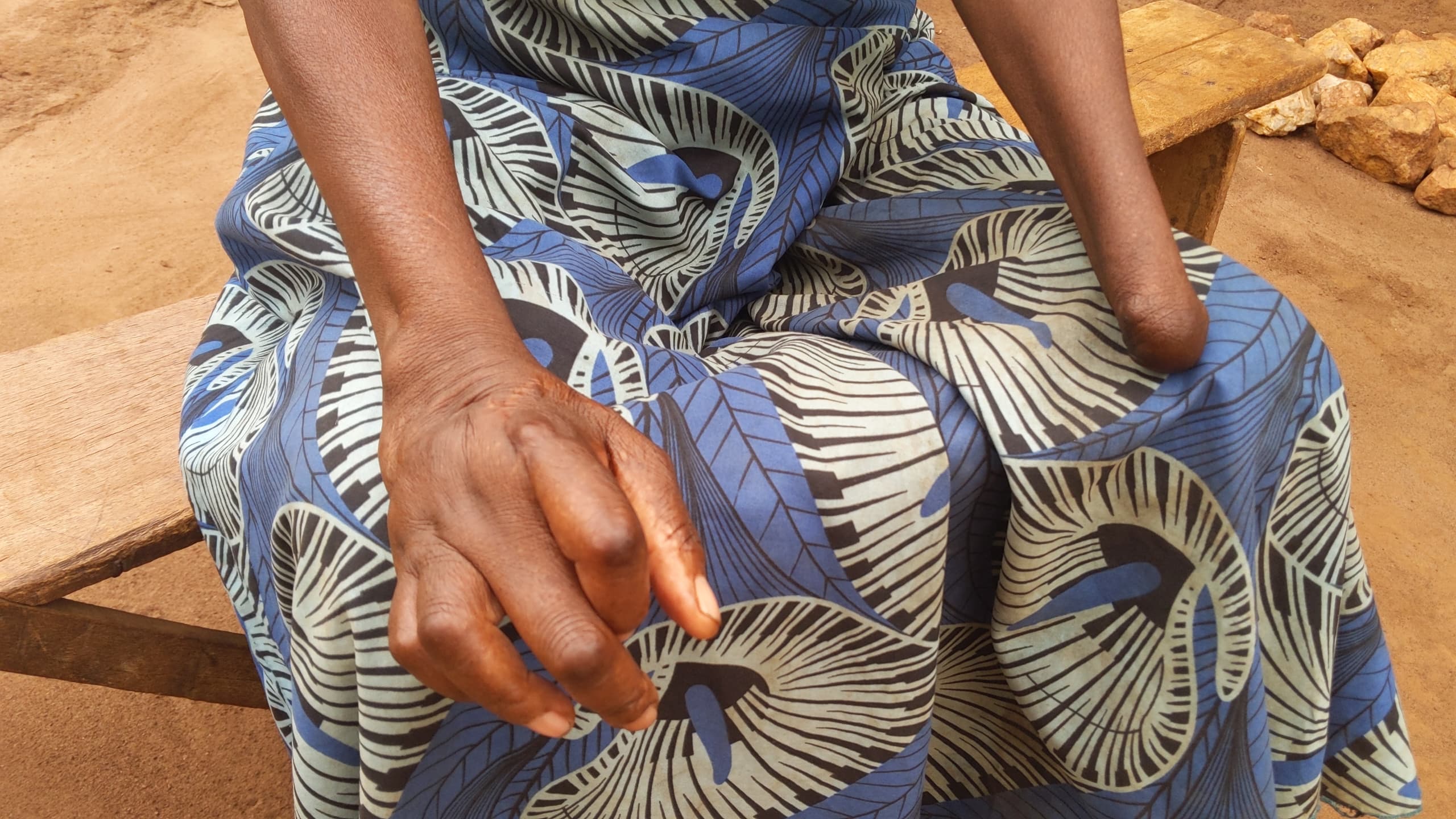 Nyagatare: Hari umukecuru ubayeho nabi mu kagambane ashinja Sosiyare