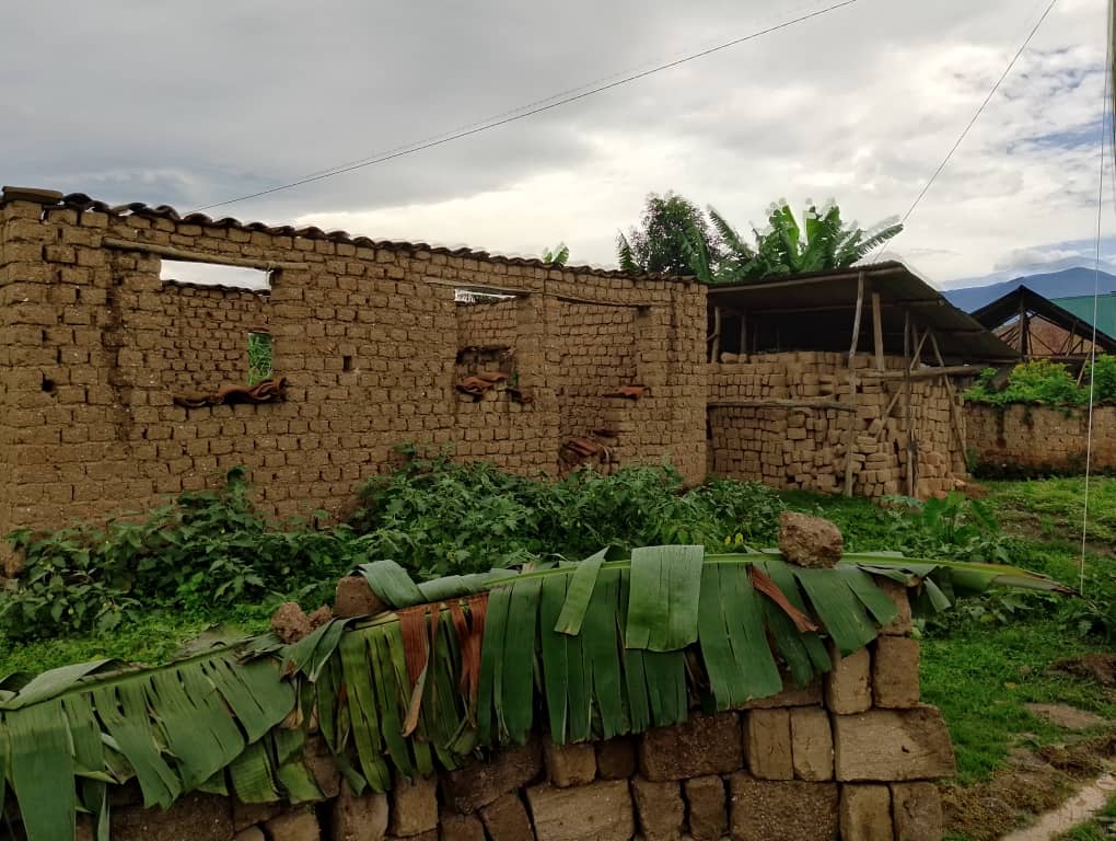 Rubavu: Ntabwo barubakirwa cyangwa ngo bemerewe kwiyubakira