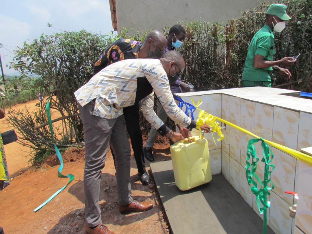 Nyuma y'imyaka 36 abatuye Nyakwibereka bongeye kubona amazi meza