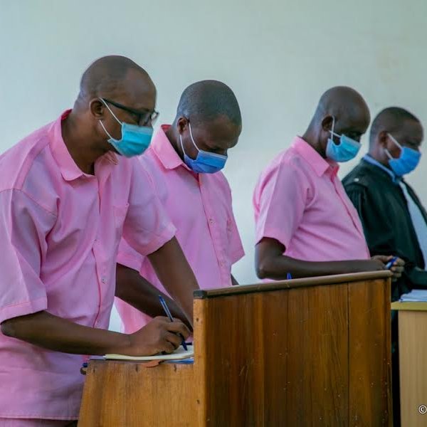 Kayumba yakatiwe 15 Gahungu agirwa umwere