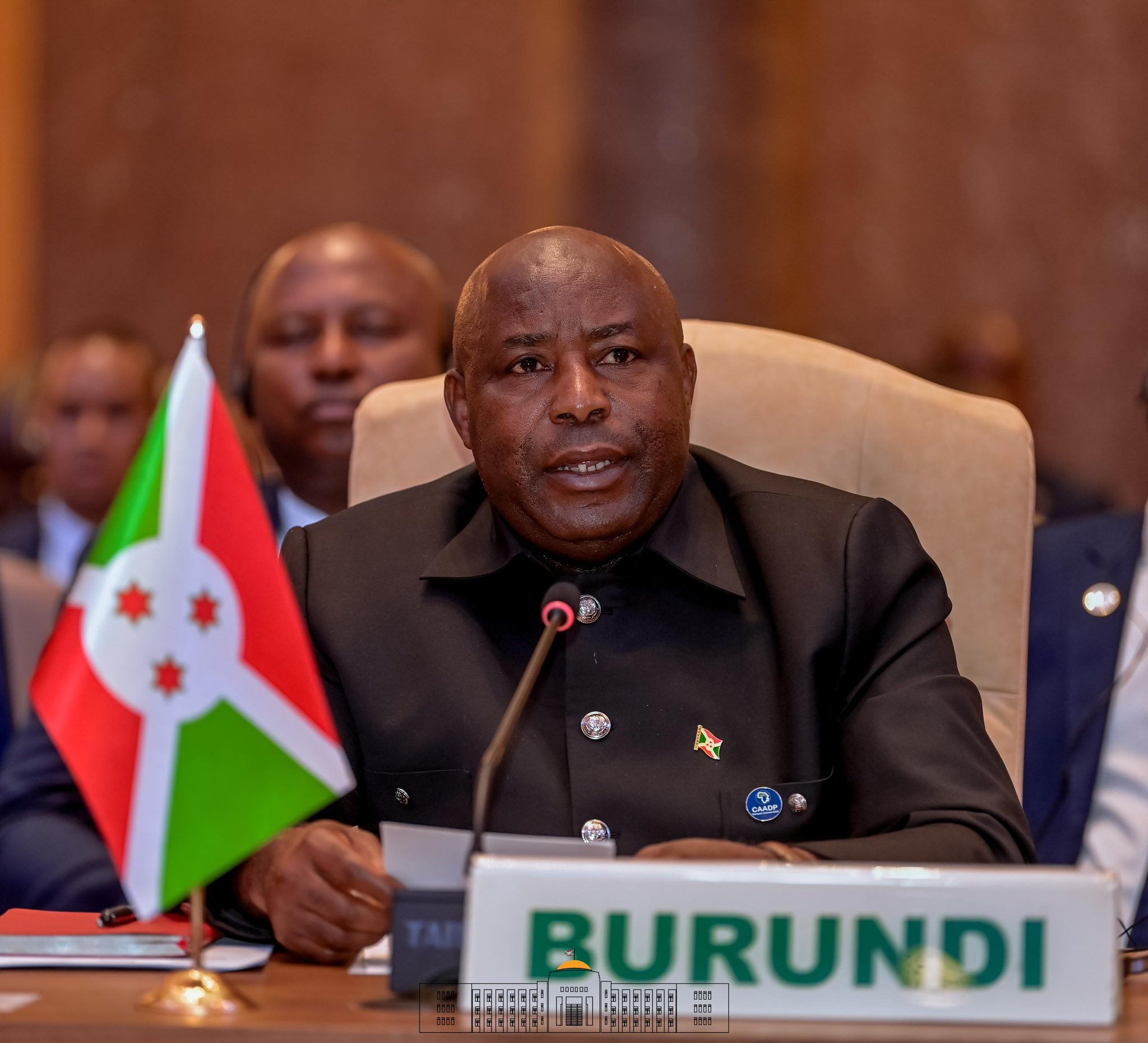 Perezida w'u Burundi yaragije Imana igihugu cye nyuma y'uko ububiko bw'intwaro z'igisirikare cy'u Burundi bufashwe n'inkongi y'umuriro