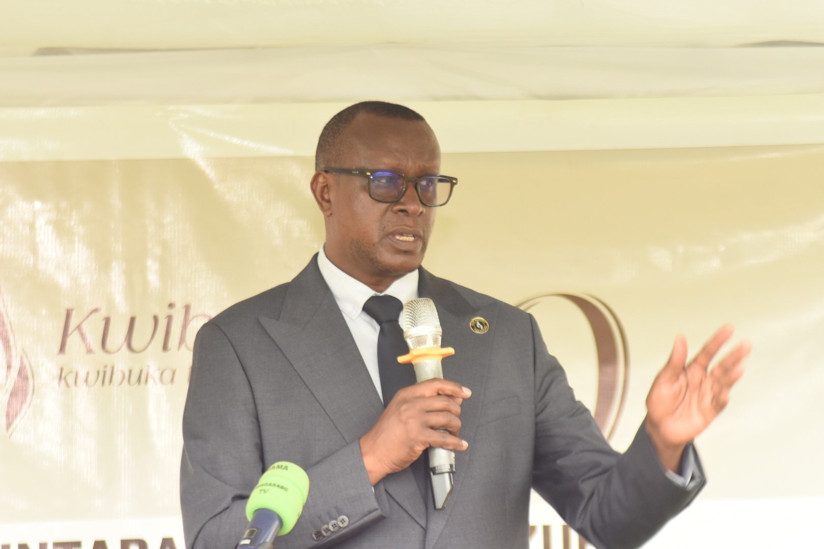 Minisitiri Dr Bizimana yasabye abakoze Jenoside gusaba imbabazi zitari iza 'nyirarureshwa'