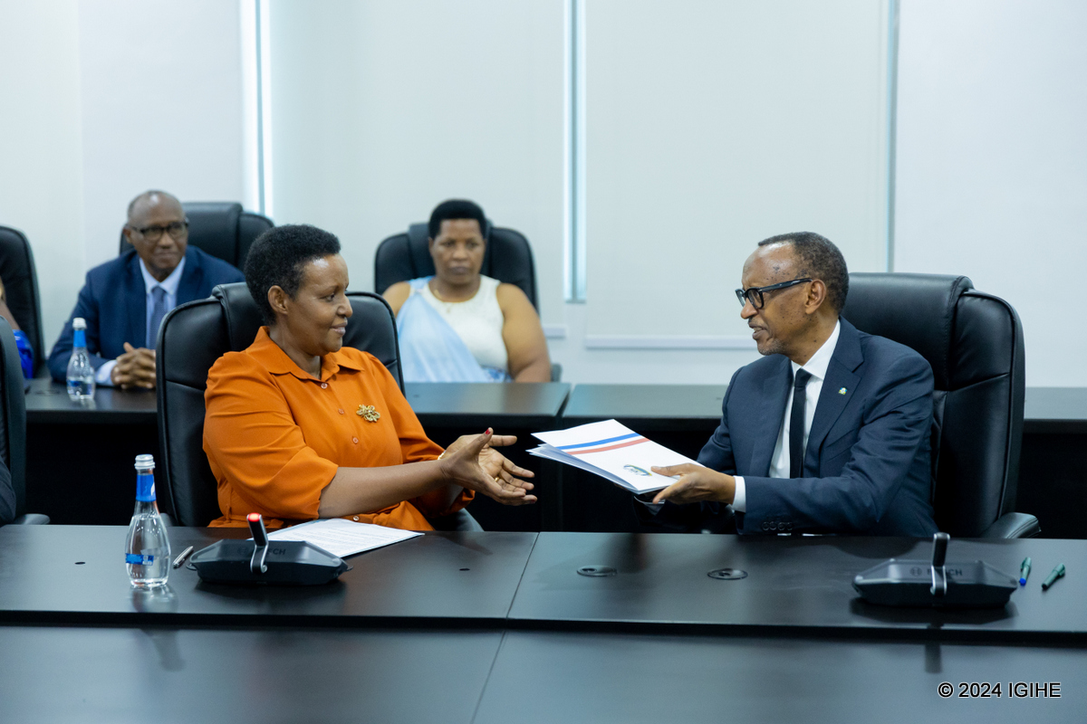 Paul Kagame yatanze ibyangombwa ku mwanya wa Perezida wa Repubulika