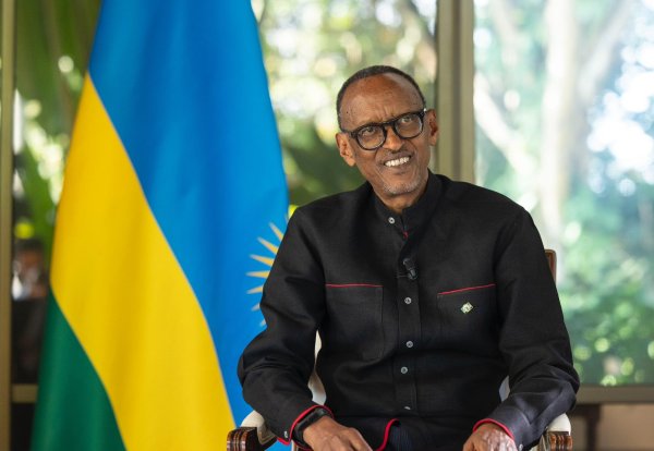 Perezida Kagame yagaragaje amahirwe shobora gutsindisha abo bazahana
