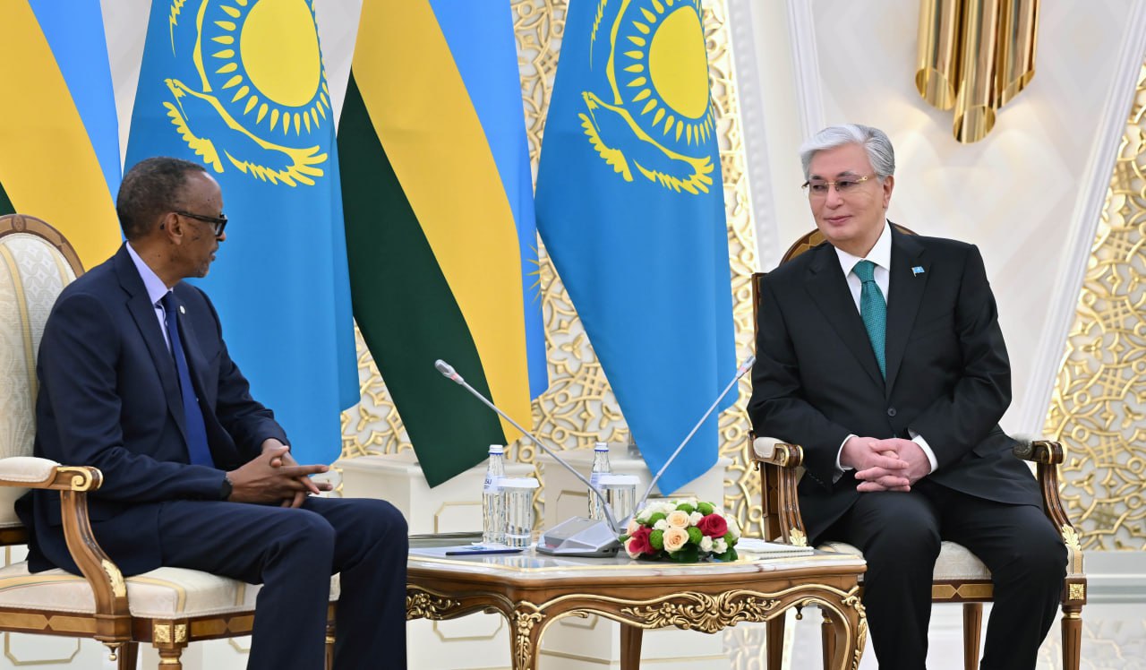 PEREZIDA KAGAME YAGIRANYE IBIGANIRO NA PEREZIDA WA KAZAKHSTAN