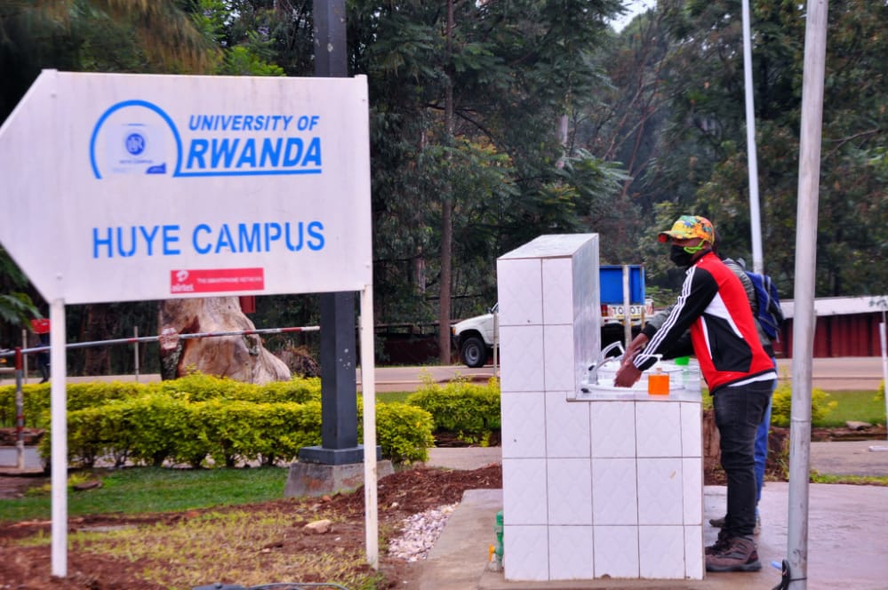 Hari abanyeshuri bo muri Kaminuza y'u Rwanda bamaze imyaka 3 biga nta mudasobwa bemerewe mu nguzanyo ya Leta