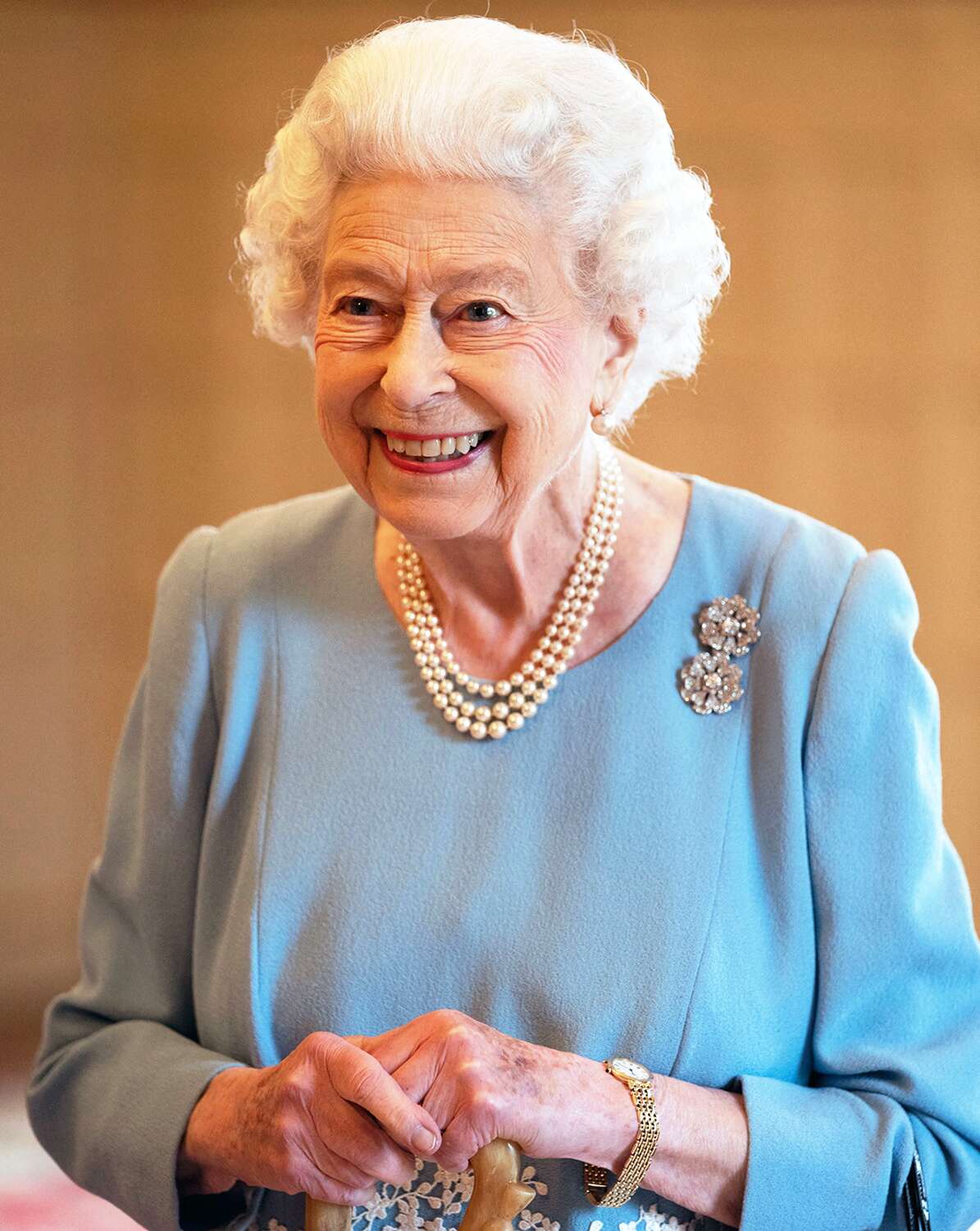 Nyuma yo gupfusha umugabo we Umwamikazi Elizabeth II yanduye COVID-19