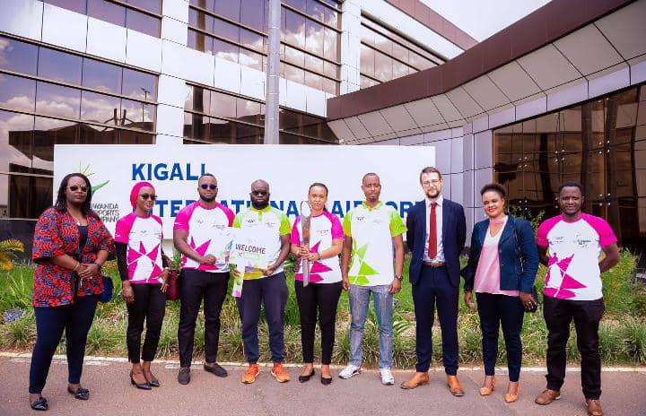 Byinshi wamenya ku nkoni y'Umwamikazi w'uBwongereza iri kuzengurutswa mu Rwanda