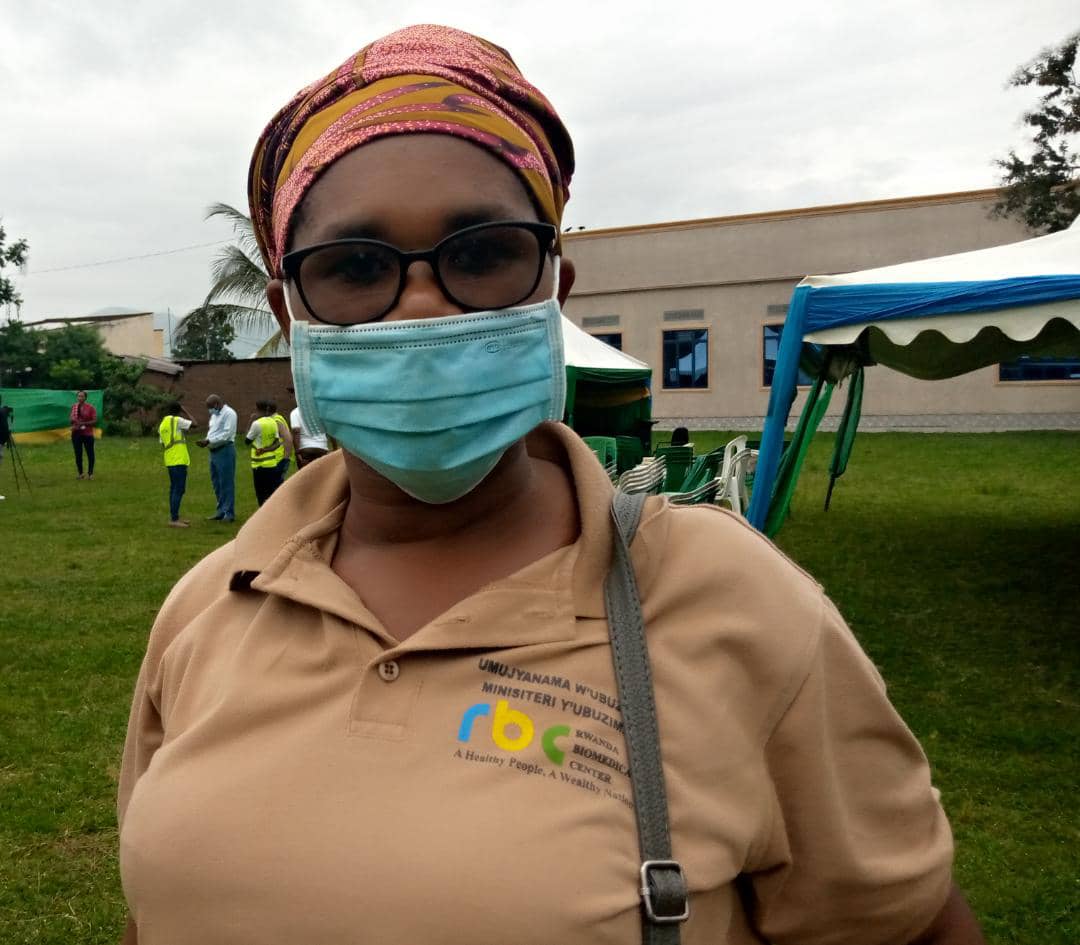 Rusizi: Yahishuye icyatumye umuvandimwe we akira Covid-19 byihuse