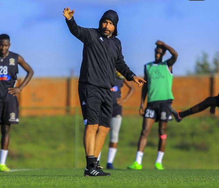 Ku munsi wa 10 wa shampiyona y'umupira w'Amaguru mu Rwanda hari abatoza bivugwa ko banduye Covid-19