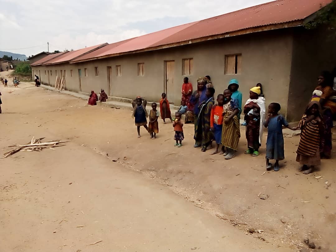 Ngororero: Nyuma yo gukorerwa ubuvugizi abasigajwe inyuma n'amateka bishimiye ko abana babo basubiye mu mashuri