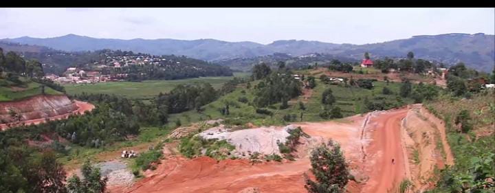 Burera: Umuhanda Perezida Kagame yemereye abaturage watangiye kubakwa muri 2016 ibikorwa bihagarara muri 2017 kugeza ubu