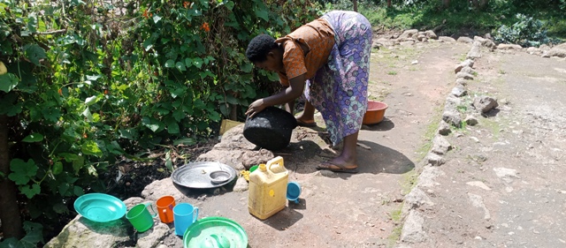 Musanze: Bitewe no kutagira amasambu abasore n'inkumi mu basigajwe inyuma n'amateka bashakira mu nzu z'ababyeyi babo bagatera akabariro abana bumva