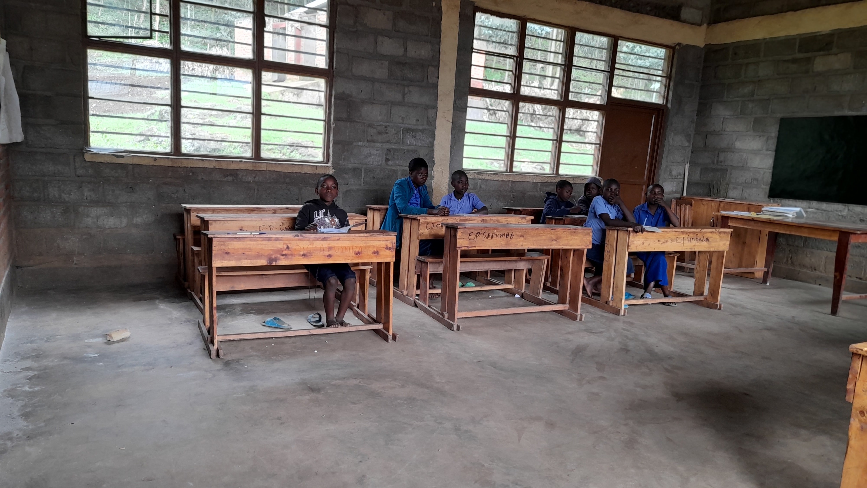 Burera: Bamwe mu babyeyi baranenga bagenzi babo bakereza abana gutangira ishuri